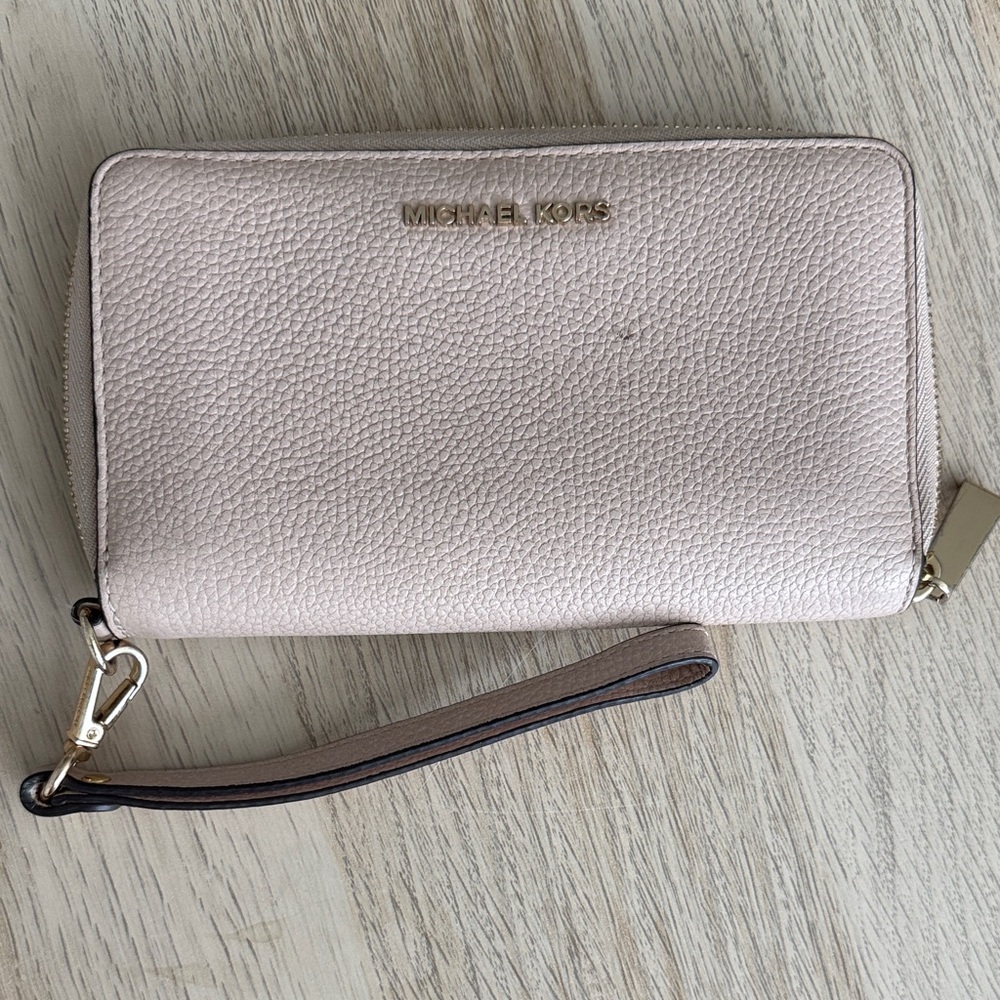 Michael Kors Pale Pink Pebbled Leather Wristlet